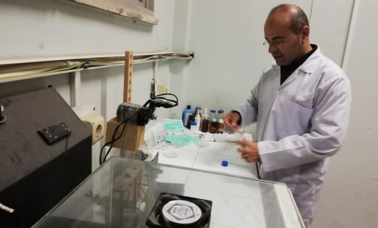 أكاديمي سوري يبتكر "كمامة" لصد وباء كورونا