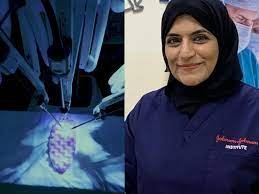 صورة (منى كشواني).. أول طبيبة تمارس الجراحة الروبوتية في الإمارات