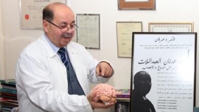 صورة مكتشف “متلازمة العبداللات”.. عدنان عبد اللات.. الطبيب الأردني الذي هزم “ألزهايمر”