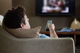 صورة دراسة: المبالغة فى مشاهدة التليفزيون قد تزيد من خطر الإصابة بانقطاع التنفس أثناء النوم