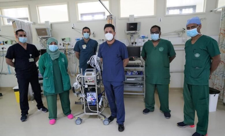 فريق طبي عُماني يتمكن من إنقاذ قلب امرأة خمسينية بالأكسجة الغشائية
