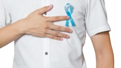 صورة سرطان الثدي لدى الذكور.. تعرف على العلامات والأعراض وعوامل الخطر والعلاج