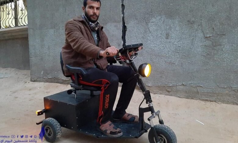 بأقل الإمكانيات وأبسط المعدات.. الفلسطيني "مؤمن أبوريدة" يبتكر سيارة كهربائية لذوي الاحتياجات.. صور وفيديو