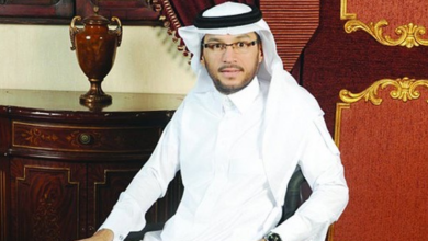 صورة “أحمد بن حمد السيف”.. وصل إلى أعلى المناصب بالسعودية رغم إعاقته الحركية